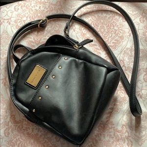 Authentic tommy hilfiger crossbody bag